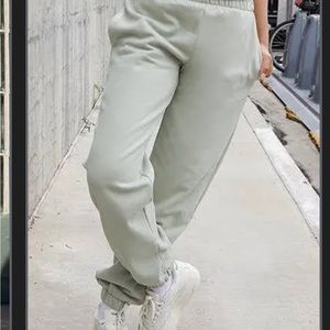 BRANDY MELVILLE SAGE GREEN SWEAT PANTS UNWORN